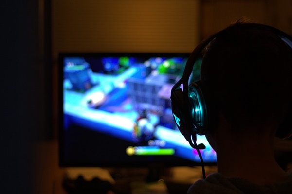 ビデオゲームは大人の趣味、米成人の65％が日常的にプレー