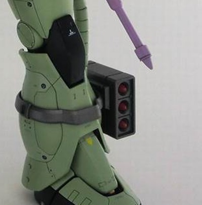 ザクの足に装備してるミサイルって